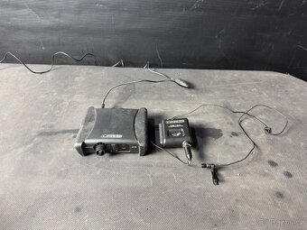 DISC Line 6 XD-V30 Digital Wireless Headset Mic. System - 3