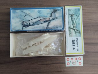 Modely letadel,plastové stavebnice. - 3