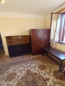 Nábytek ložnice a obývák - 3
