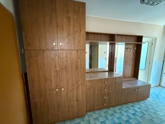 Šatní sestava - 3