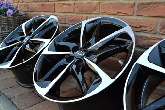 5x114,3 R17 Hliníkové disky Originál Lexus CT - 3