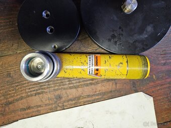 Prodám píst hydraulického lisu. - 3