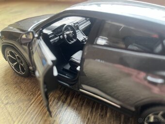 Model 1:25 Lamborghini Urus, Maisto - 3