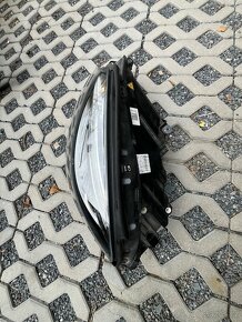 Svetlo prave na Mercedes S W222 cislo W2229061302 - 3