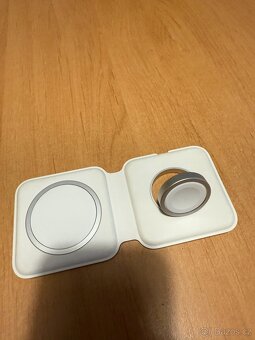Apple MagSafe Duo nabíječka - 3