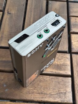 Walkman Sony DD2 - 3