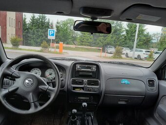 Nissan Double cab 2,5 98kW r.v. 2002 - 3