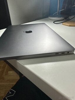MacBook Pro (13palcový, 2017, čtyři porty Thunderbolt 3) - 3
