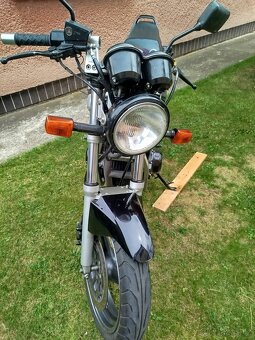 Suzuki GS500E - 3