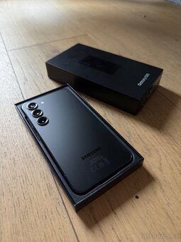 Samsung Galaxy S23 128GB Černý - 3