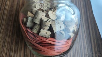 Korkové špunty a gumičky na zavařování + soudková zavařovací - 3