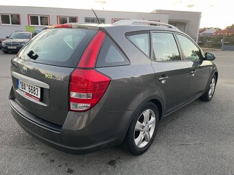 Kia Ceed ED 1.6 benzín cvvt kombi 2012 pofacelift - 3