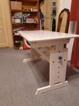 Rostoucí bílý stůl - 3