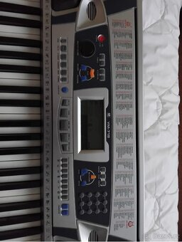 Elektrické klávesy/piáno/varhany - 3