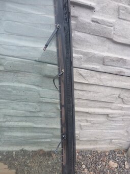 BMW e32 zadní sklo - 3