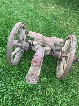 Retro- nákolesník z koňského povozu -loukoťové kola - 3