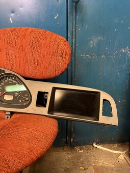 Přístrojová deska A6 C6 - 3