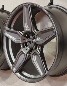 zátěžová německá alu R3 WHEELS 9x20" 5x120 ET35 R20 - 3