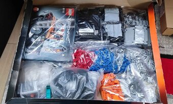 LEGO TECHNIC 8110 - 3