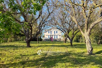 Prodej rodinného domu 5+1, 378 m2 - Znojmo, ev.č. LU2509 - 3