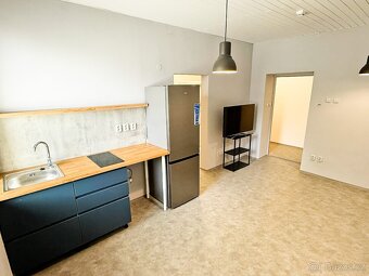 Pronájem bytu 1+kk 28 m² - 3