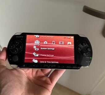 Sony PSP 3008 – plně funkční, s 2 hrami, pouzdrem a kab - 3