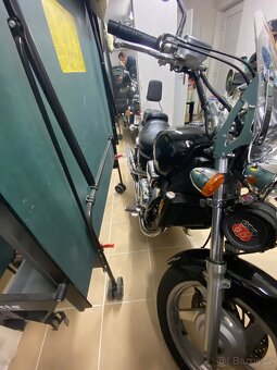 Honda magna VF750C - 3