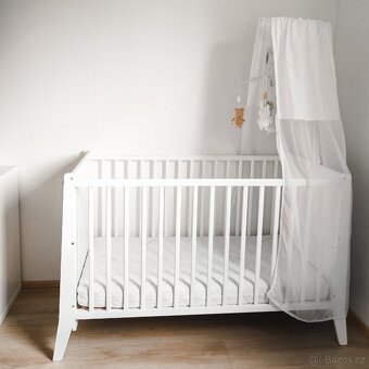 Dětská postýlka 60x120, matrace, baldachýn, kolotoč - 3
