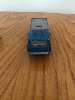 Retro auticko - 3