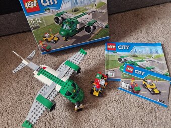 LEGO CITY 60101 (LETADLO A POZEMNÍ PERSONÁL) - 3