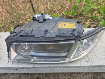 Přední světla Audi A8 D2 - 3