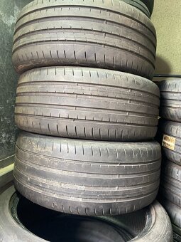 225/40r18 - 3