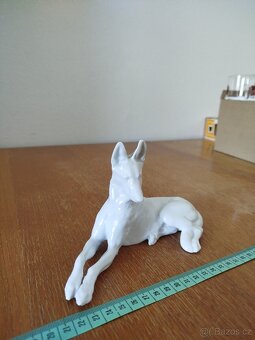 Porcelánové sošky psů z bílého porcelánu - 3