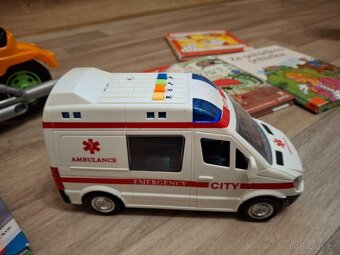 Svítící, houkací sanitka, motorka Playmobil, knihy, 12 kusů - 3