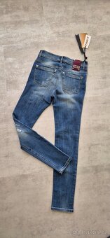 Elegantní trhané džíny Met - 3