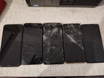 Mobily na náhradní dily - 3