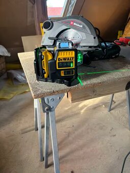 DEWALT – zelený laser - 3