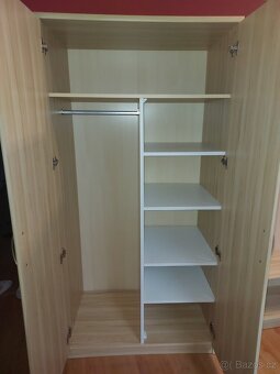 Sestava dětského pokoje včetně postele, skříní, psac. stolu - 3