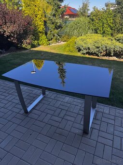 Jídelní stůl skleněný - 3