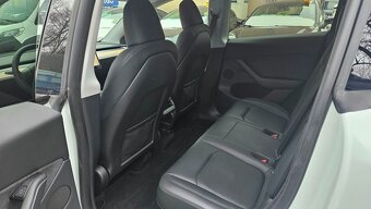 Tesla Model Y LR AWD Berlin Záruka SoH 95% - 3