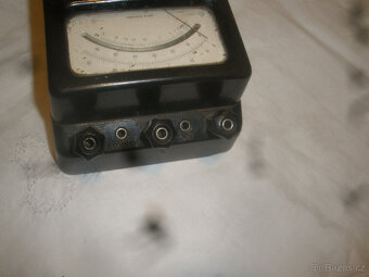 Starý měřící přístroj DU 10 - 3
