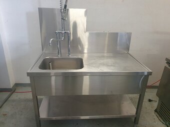 Nerezový dřez s baterií - 3