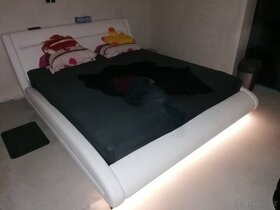 Koženková manželská postel 180 cm - 3