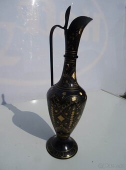 Mosazná váza . - 3