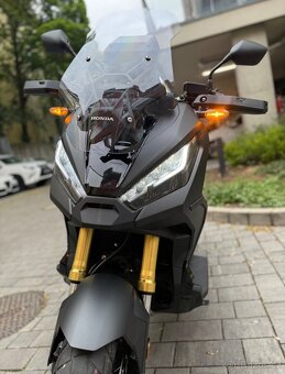 Prodám Hondu X-ADV 750 DCT (2024) – TOP stav-odpočet DPH - 3