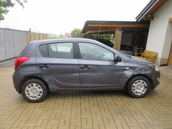 Hyundai i20 1.2 63 kw 4/2014 74000 km serviska - 3