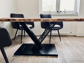 Jídelní stůl s masivní opálenou smrkovou deskou - 3
