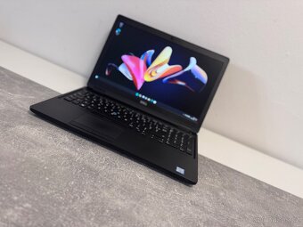 Dell Latitude 5590 - Intel Core i5-8350U / Windows 11 / 15.6 - 3