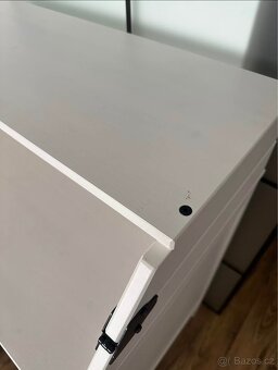 Dětská postýlka a komoda s přebalovacím pultem - 3