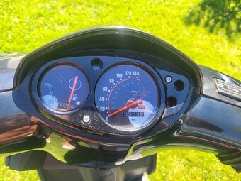 Aprilia SR Motard 125 - 3